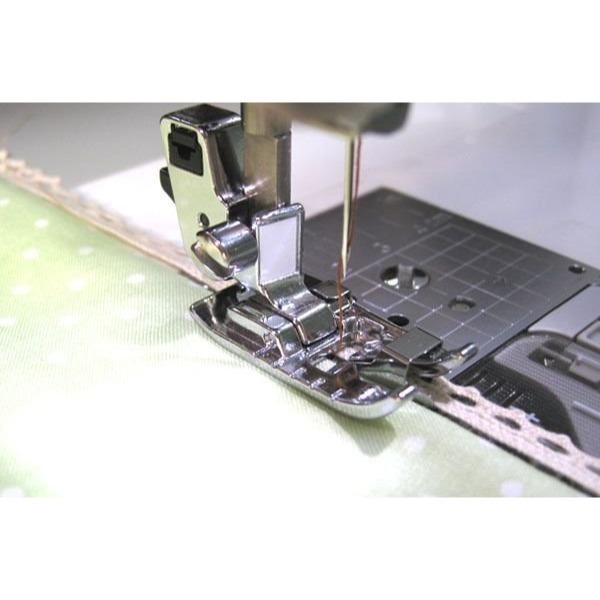 【布的魔法屋】d1553-台灣製造 喜佳Brother布邊接縫壓布腳-7mm機型 用於快速接縫兩片布料，布邊縫壓布腳-細節圖5