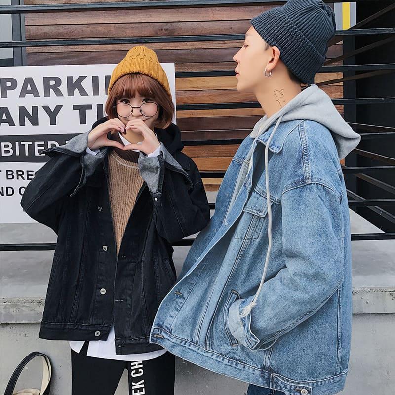 【快速出貨】可拆式連帽牛仔外套 假兩件外套 情侶外套 可拆帽 連帽 牛仔外套 牛仔 寬鬆 夾克 丹寧 連帽牛仔-細節圖2