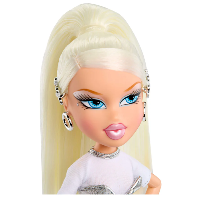 Bratz Charmz Cloe 克蘿伊時尚娃娃 銀色金屬風收藏款 全新未拆封-細節圖2