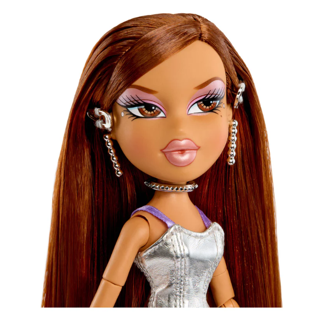 Bratz Charmz Yasmin 雅絲敏時尚娃娃 銀色金屬風 附手鍊吊飾 全新未拆封-細節圖2