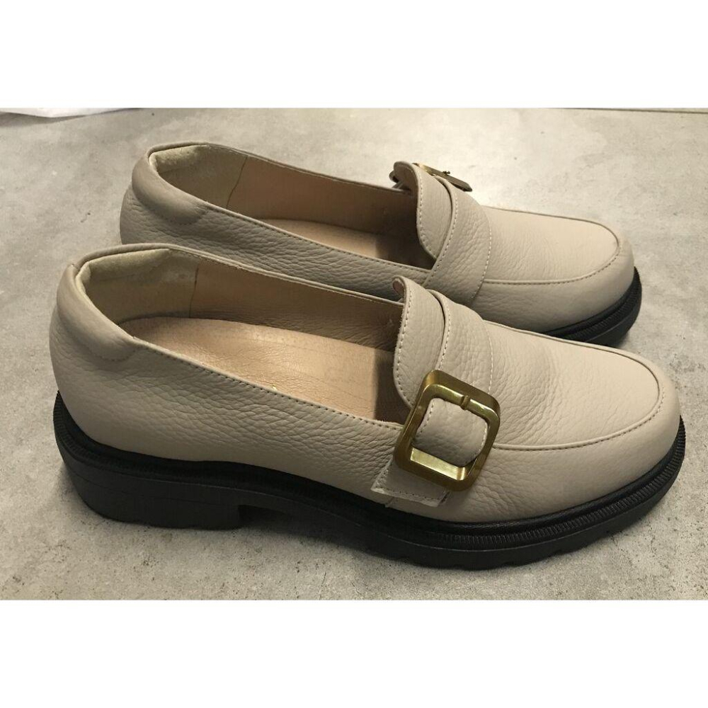 DIANA  真皮 柔軟牛皮環扣厚底樂福鞋 奶油-細節圖2