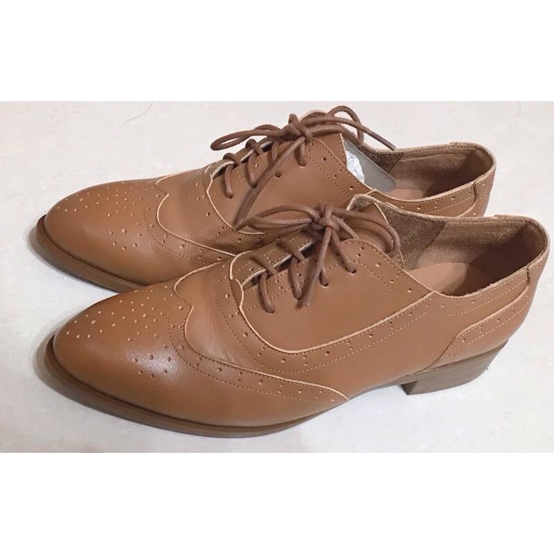 DIANA 3cm 真皮 質感牛皮 水染擦色 綁帶 尖頭 低跟 牛津雕花鞋-焦糖-細節圖6