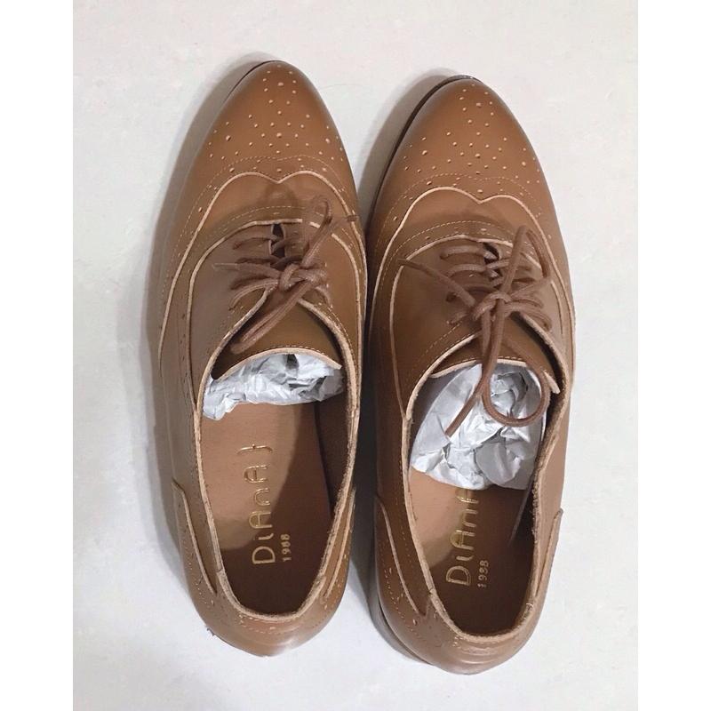 DIANA 3cm 真皮 質感牛皮 水染擦色 綁帶 尖頭 低跟 牛津雕花鞋-焦糖-細節圖8