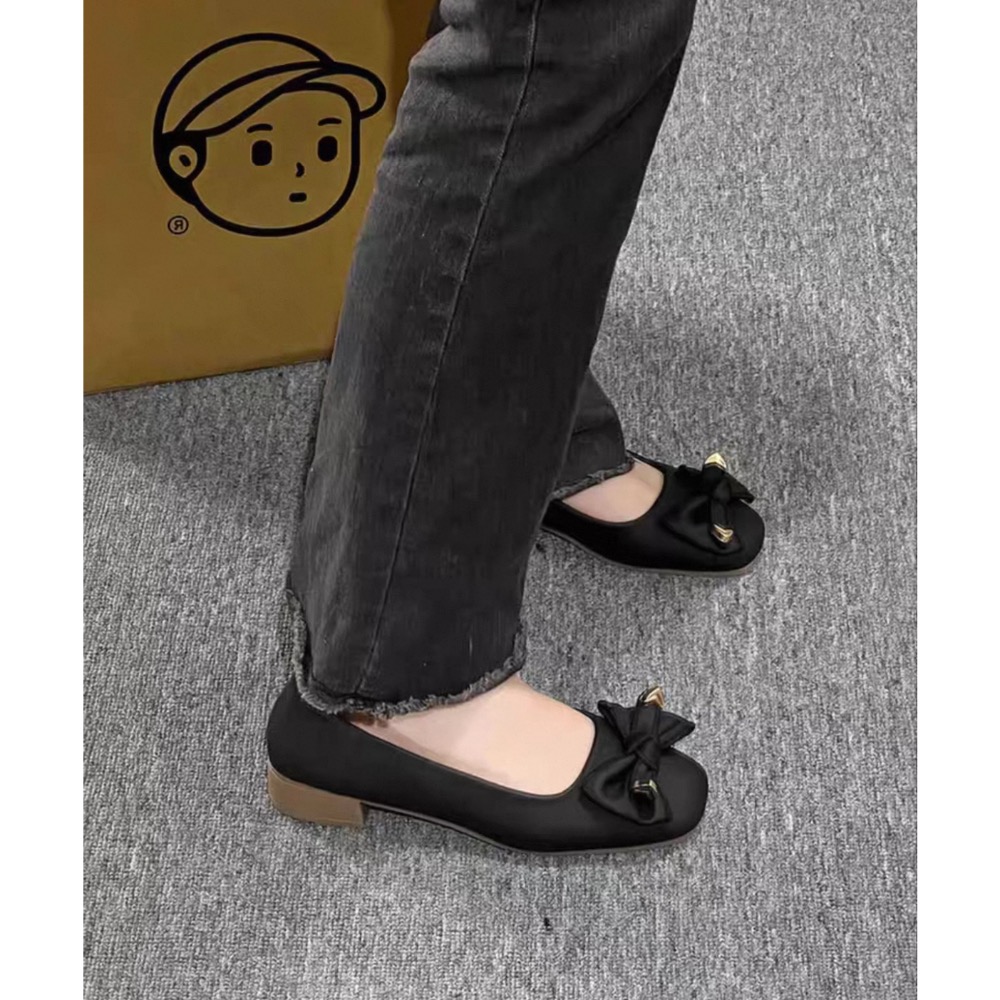 淺口蝴蝶結🎀金屬飾跟鞋-細節圖2