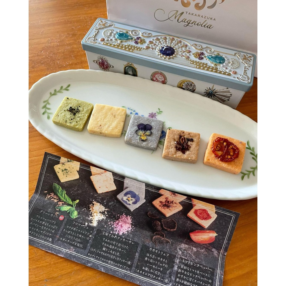 MAGNOLIA 宝塚三色堇｜鑽石餅乾🌟每日限量販售、小花餅乾、寶石餅乾、經典白盒、綠寶石緣結茶香、粉盒玫瑰餅乾-細節圖5