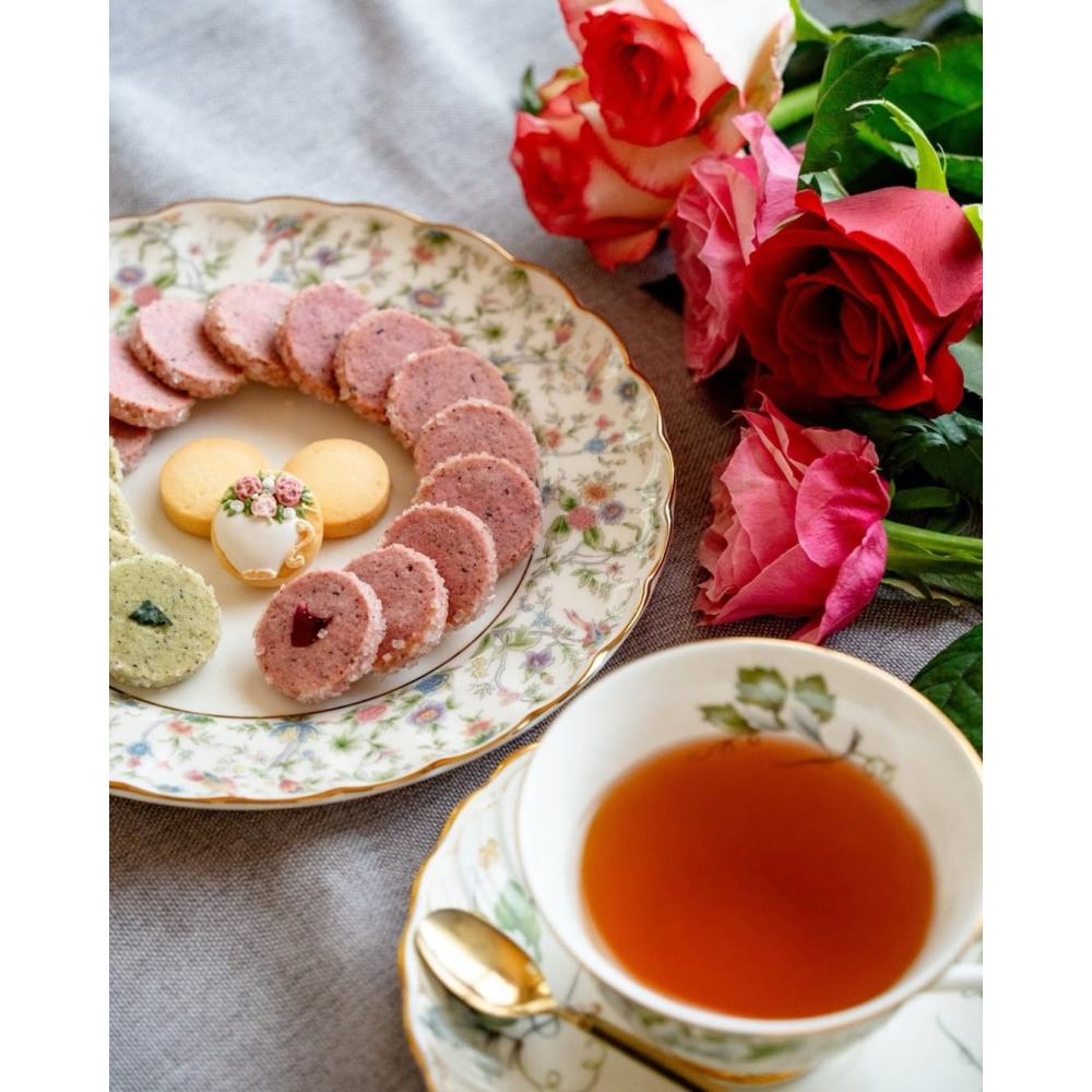 MAGNOLIA 宝塚三色堇｜鑽石餅乾🌟每日限量販售、小花餅乾、寶石餅乾、經典白盒、綠寶石緣結茶香、粉盒玫瑰餅乾-細節圖11