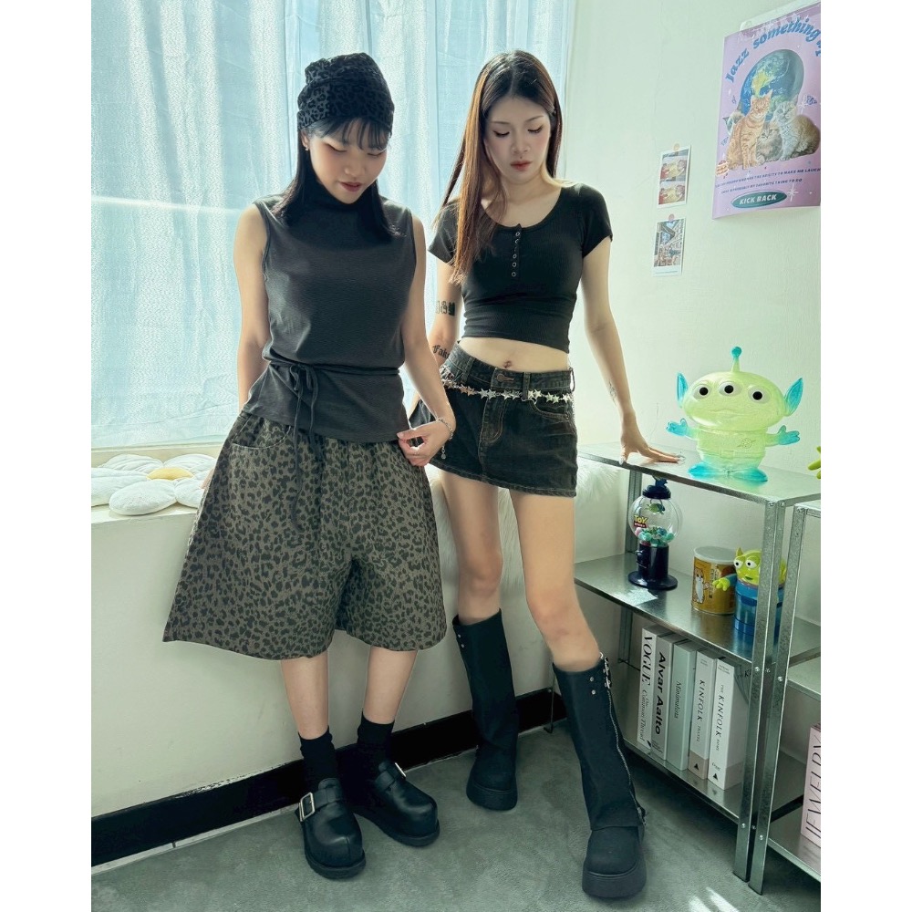 Jone.側綁帶立領無袖上衣-細節圖5