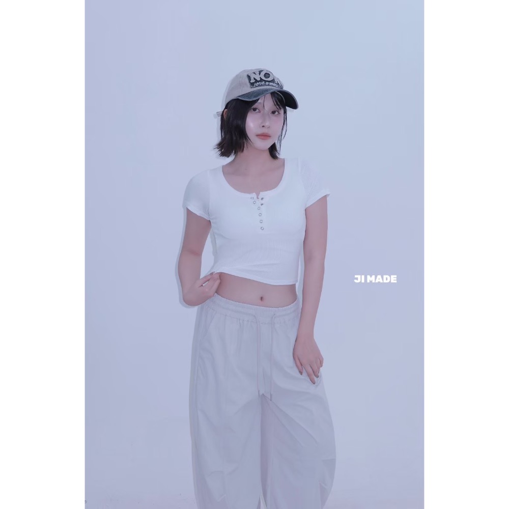 Jone.坑條壓扣罩杯上衣-細節圖8