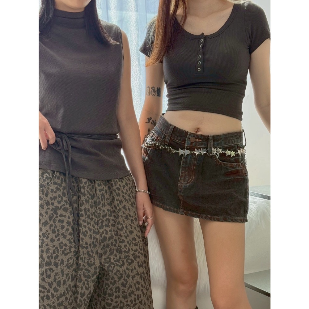 Jone.復古水洗刷色牛仔短裙-細節圖2