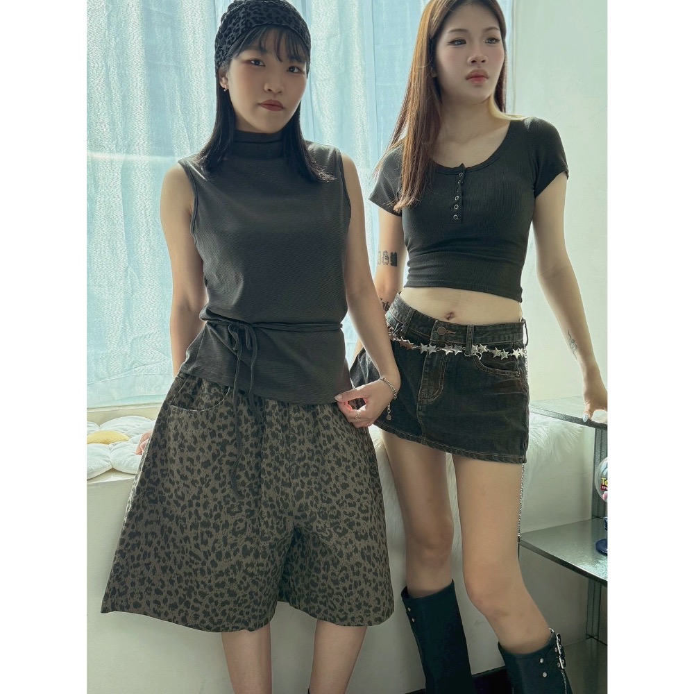 Jone.復古水洗刷色牛仔短裙-細節圖3