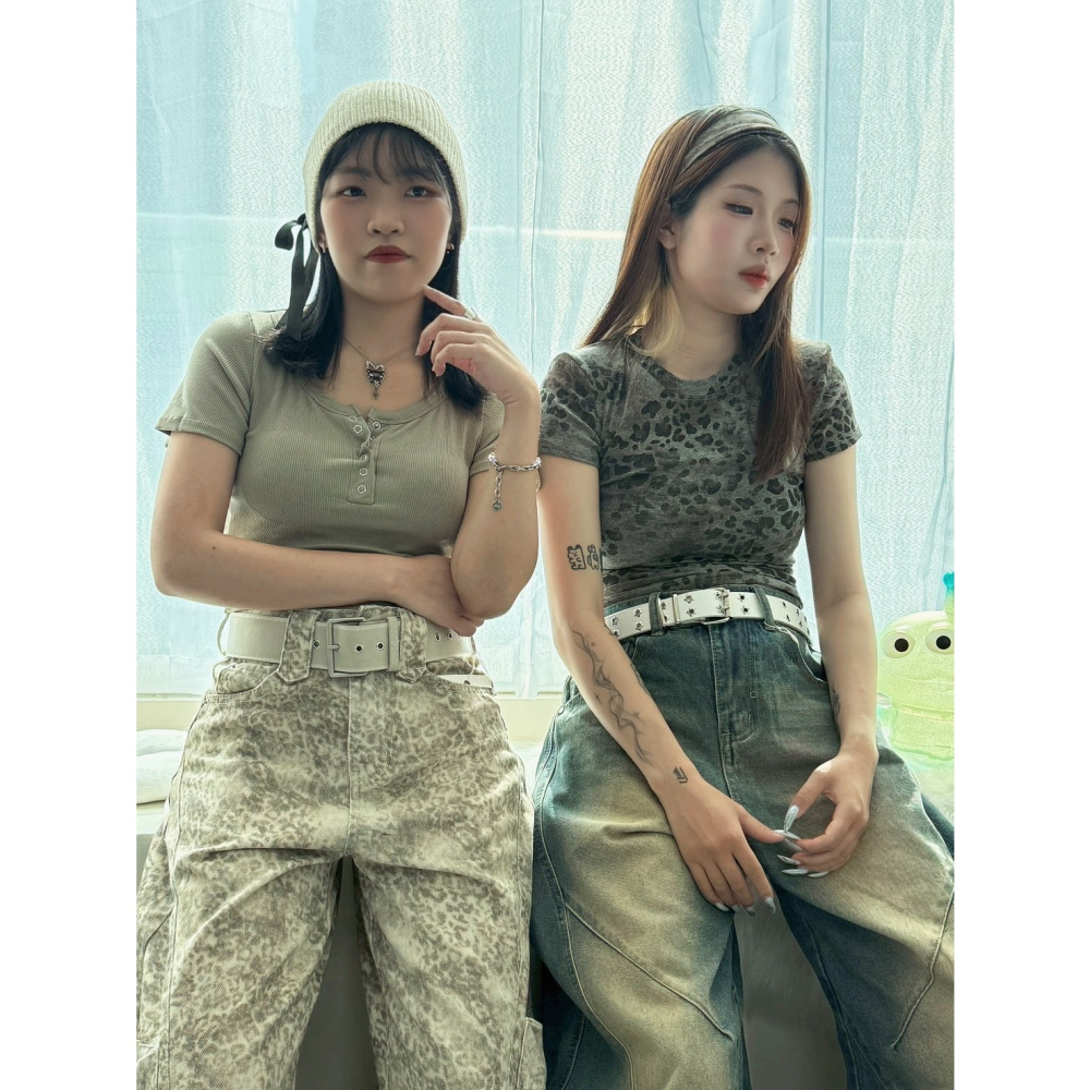 Jone.圓領豹紋修身上衣-細節圖3