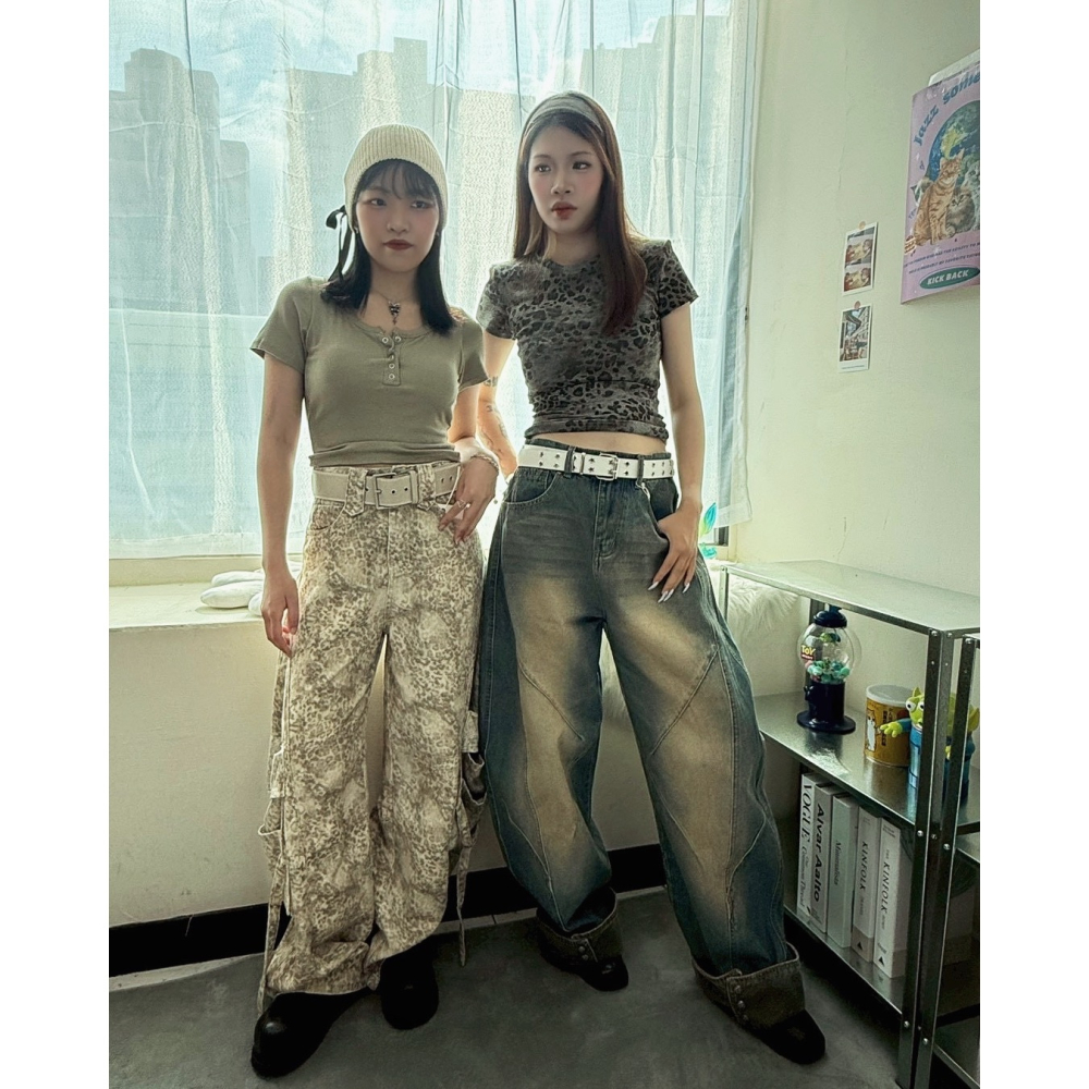 Jone.交錯拼接反折牛仔寬褲-細節圖11