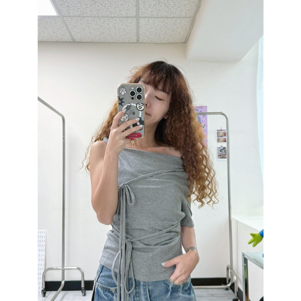 July.斜肩綁來綁去胸墊上衣-細節圖4