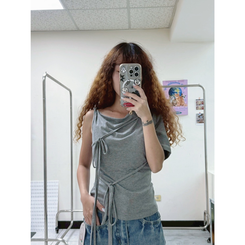 July.斜肩綁來綁去胸墊上衣-細節圖5