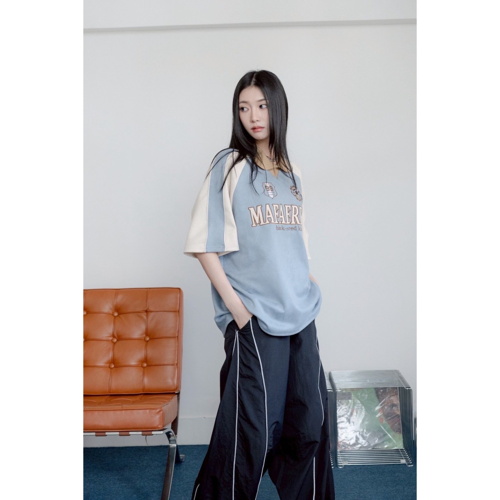July.撞色刺繡麂皮polo衫-細節圖4