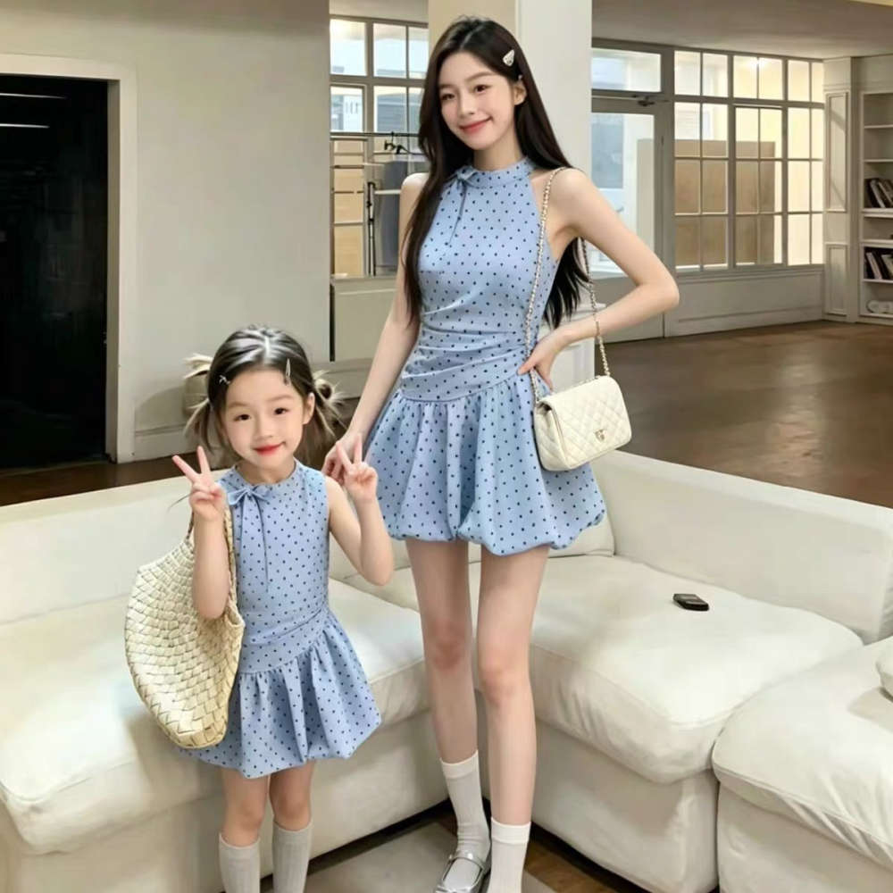 【小貝殼】親子裝x母女裝 韓系藍色波點掛脖花苞連身裙 210421466-細節圖2