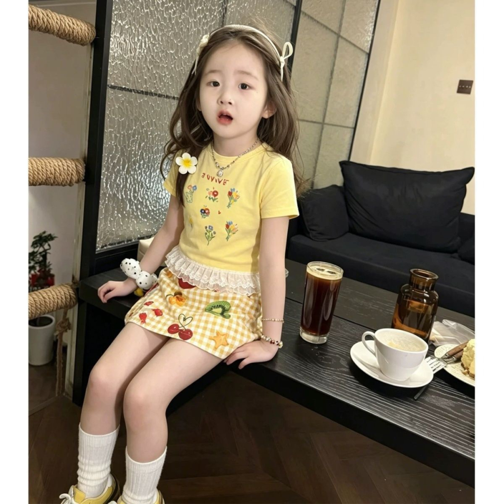 【小貝殼】女寶女童x套裝 多巴胺花朵蕾絲上衣/水果格子短裙兩件套 210210656-細節圖2