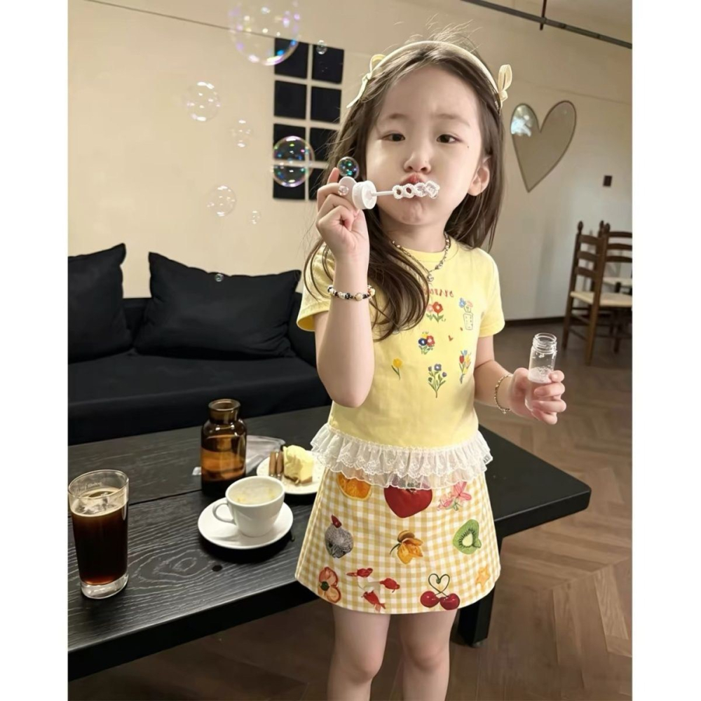 【小貝殼】女寶女童x套裝 多巴胺花朵蕾絲上衣/水果格子短裙兩件套 210210656-細節圖5