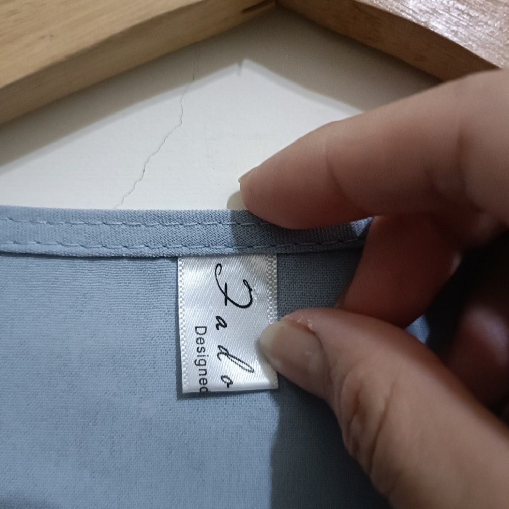 溫柔藍韓版v領雪紡材質襯衫，可當薄外套、罩衫，全新.尺寸S~L可穿.全新僅下水-細節圖6