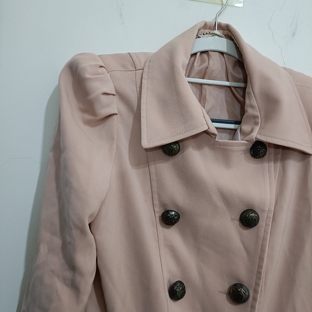 2手韓國粉色公主袖収腰身外套(2折出清）-細節圖3