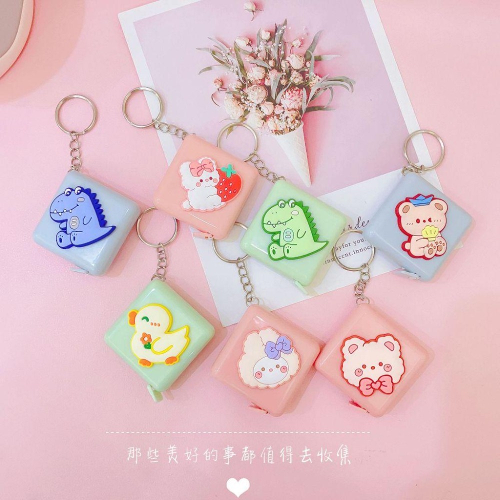 【苗栗現貨&含發票】 方形小捲尺 馬卡龍捲尺 迷你捲尺 捲尺 卷尺 皮尺 軟尺 量尺 自動伸縮 伸縮尺 量衣尺 一鍵回收-細節圖2