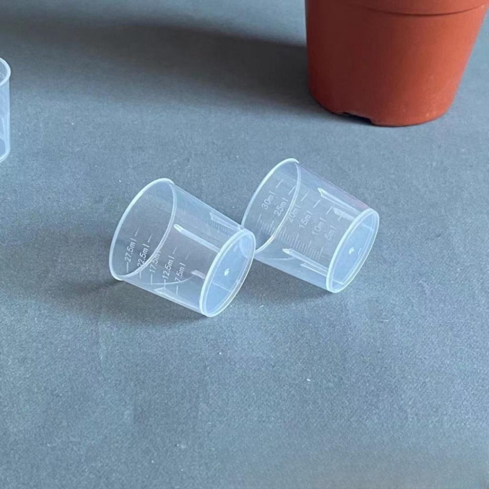 【苗栗現貨&含發票】 藥水杯 小量杯 刻度量杯 實驗用量杯 30ml 水彩量杯 料理用量杯 塑膠量杯 醬料杯-細節圖4