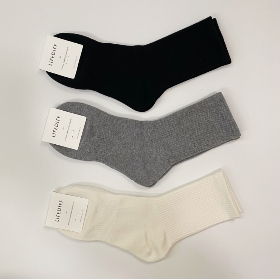 〖現貨〗極簡素色中筒襪 單色襪 素色襪｜黑襪 白襪-細節圖2