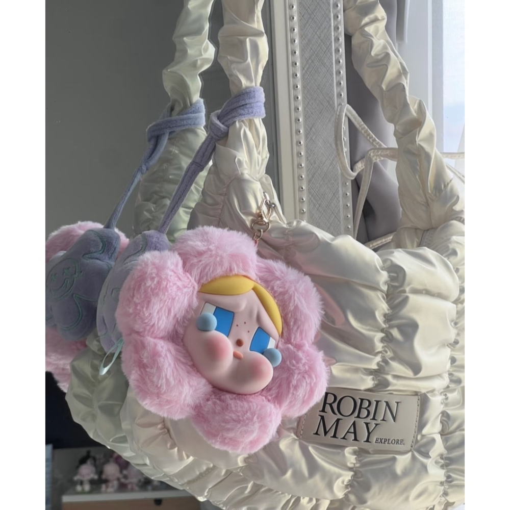 【🌸 公司正貨 泡泡瑪特 Crybaby 哭娃花朵耳機包🌸/數量有限/售完不補】-細節圖5