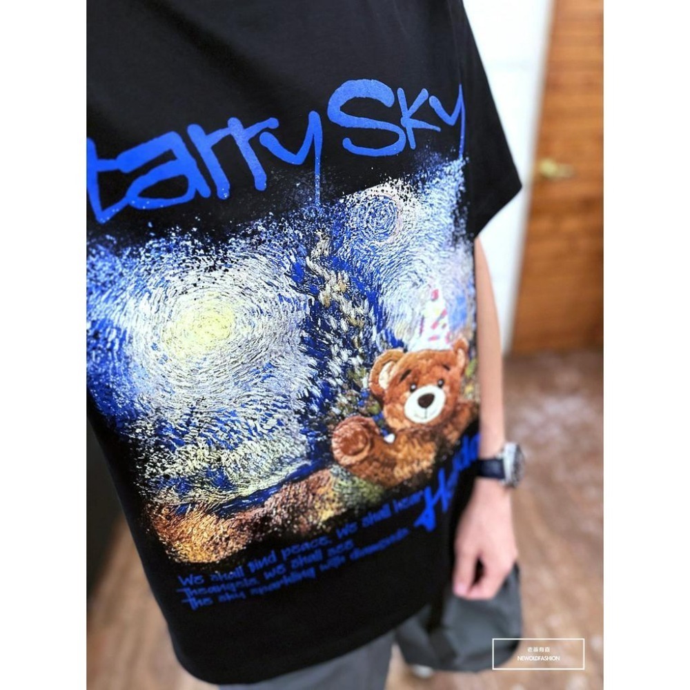 『新品上市』重磅星空帽子熊短T(NOF23052714)-黑-細節圖6