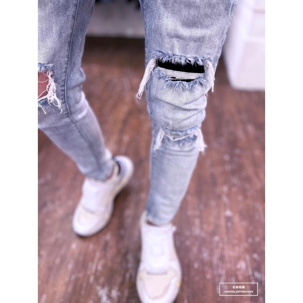 『老爺有喜』重磅單膝破壞補丁小直筒褲 彈性抽鬚 牛仔破褲 顯瘦 修身 窄管 補丁破壞 水洗刷白 水泥灰 白灰 淺灰牛仔褲-細節圖7