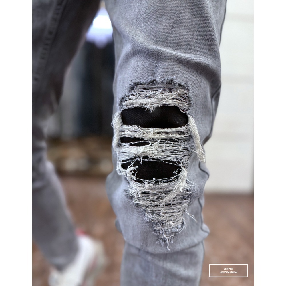 『老爺有喜』重磅淺灰白雙膝黑補丁小直筒褲 水泥灰 牛仔破褲 顯瘦修身窄管 補丁破壞 淺色牛仔褲(NOF2204993)-細節圖6