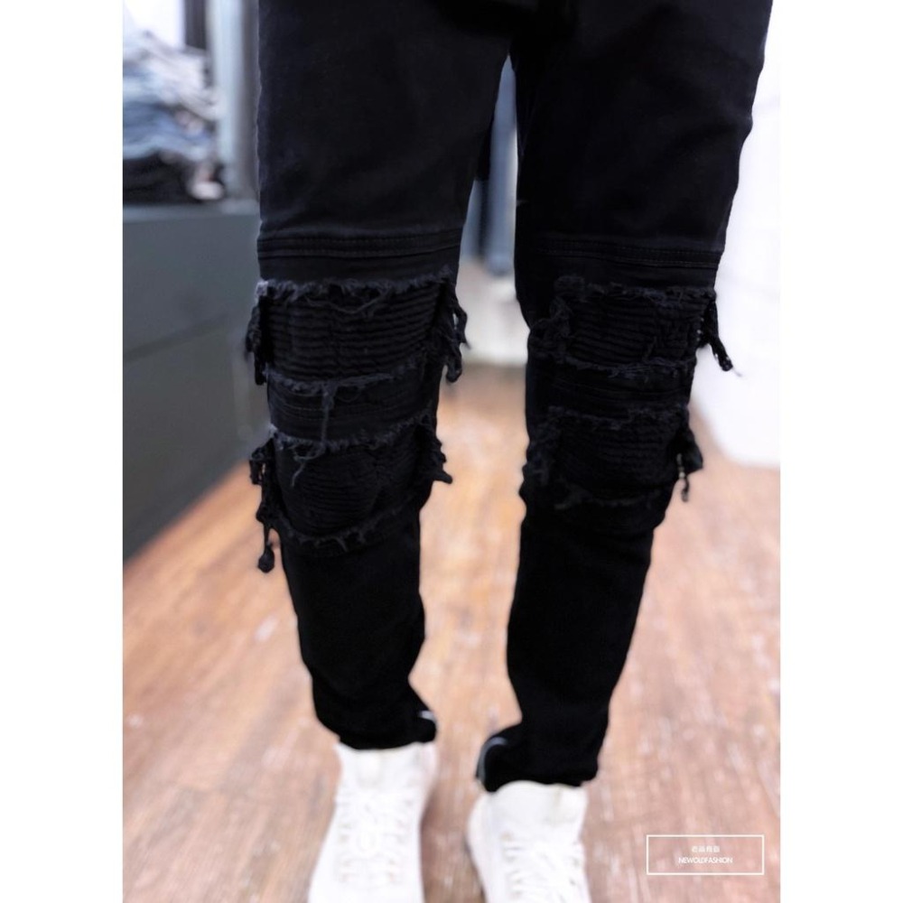『老爺有喜』重磅闇黑波浪紋補丁小直筒褲 機車褲 彈性牛仔 破褲 顯瘦修身窄管 補丁破壞牛仔褲(NOF22033106)-細節圖6