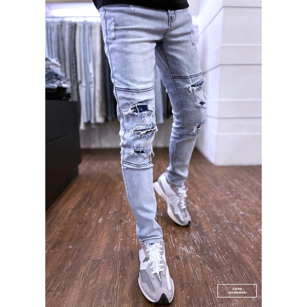 『老爺有喜』重磅對稱三洞補丁小直筒褲 彈性抽鬚 牛仔破褲 顯瘦 修身 窄管 補丁破壞 牛仔褲(NOF22073105)-細節圖3