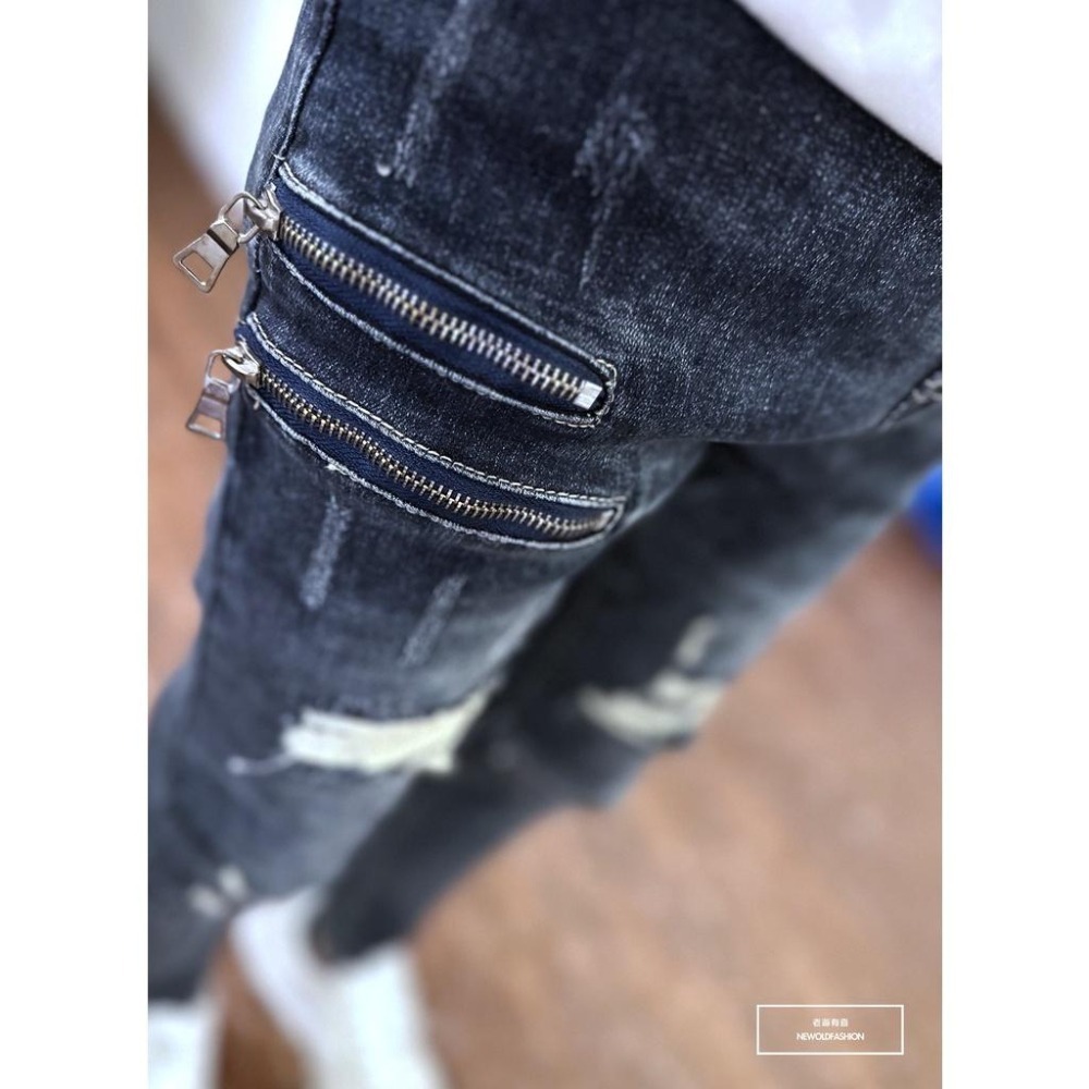 『新品上市』重磅雙槓多拉鍊破壞小直筒 機車褲 彈性抽鬚 牛仔破褲 顯瘦修身窄管 補丁破壞牛仔褲(NOF22093693)-細節圖2