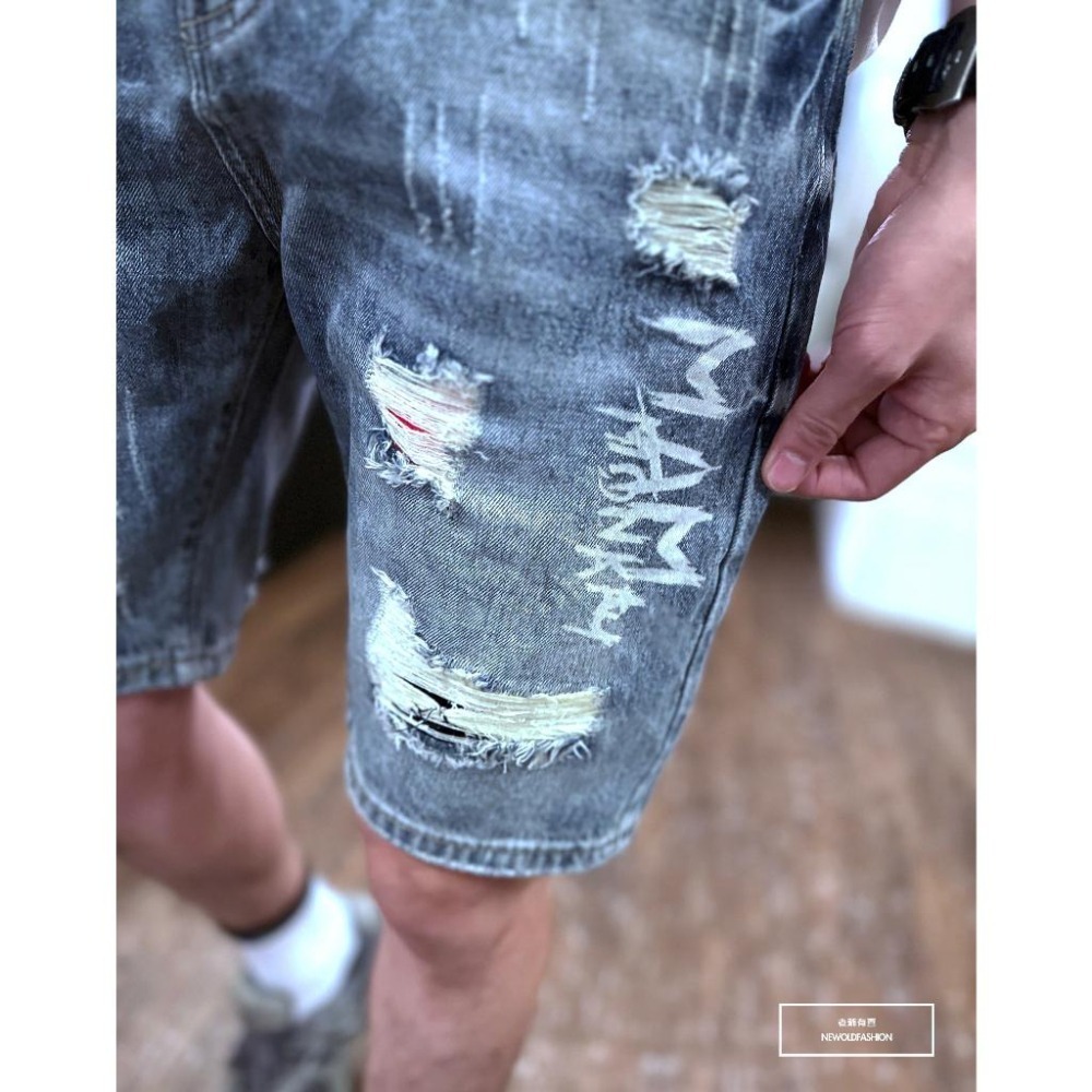 『新品上市』重磅HAOER紅補丁破壞牛仔短褲 破壞抽鬚 日系 阿美咔嘰 五分褲 牛仔褲 男生短褲(NOF2303909)-細節圖6