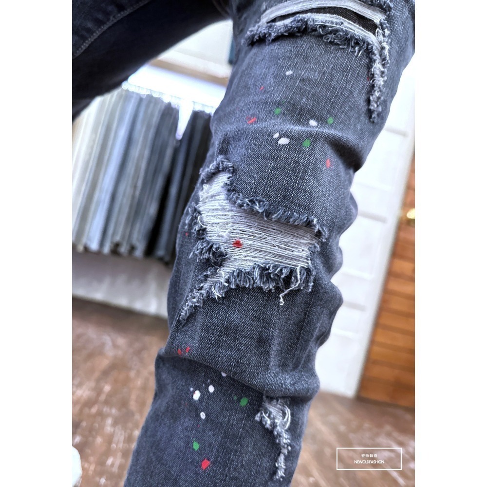 『老爺有喜』重磅潑漆破壞四洞補丁小直筒 彈性抽鬚 深色牛仔破褲 顯瘦修身窄管 補丁破壞牛仔褲(NOF22093656)-細節圖4
