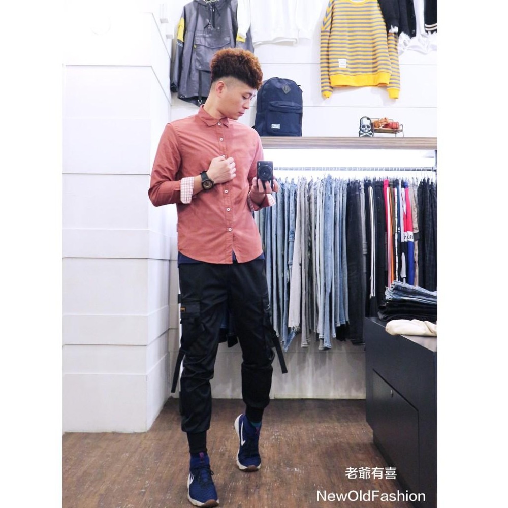 『老爺有喜』重磅素色反折格紋袖襯衫-紅-細節圖4