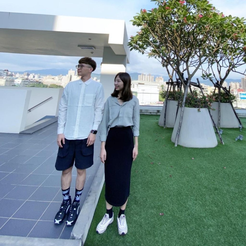 『老爺有喜』一字刺繡口袋素色襯衫(NOF20062003)-白-細節圖3