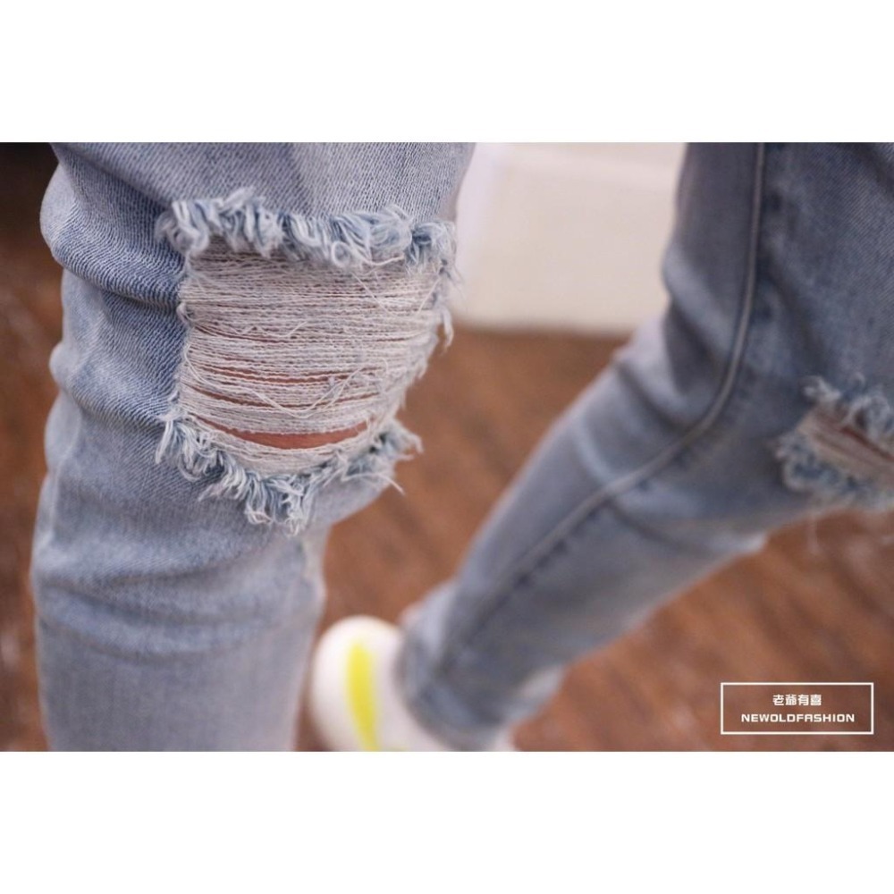 『老爺有喜』重磅不規則貓鬚破壞小直筒褲 淺刷白彈性抽鬚 牛仔破褲 顯瘦修身窄管 補丁破壞牛仔褲(NOF2107L620)-細節圖4