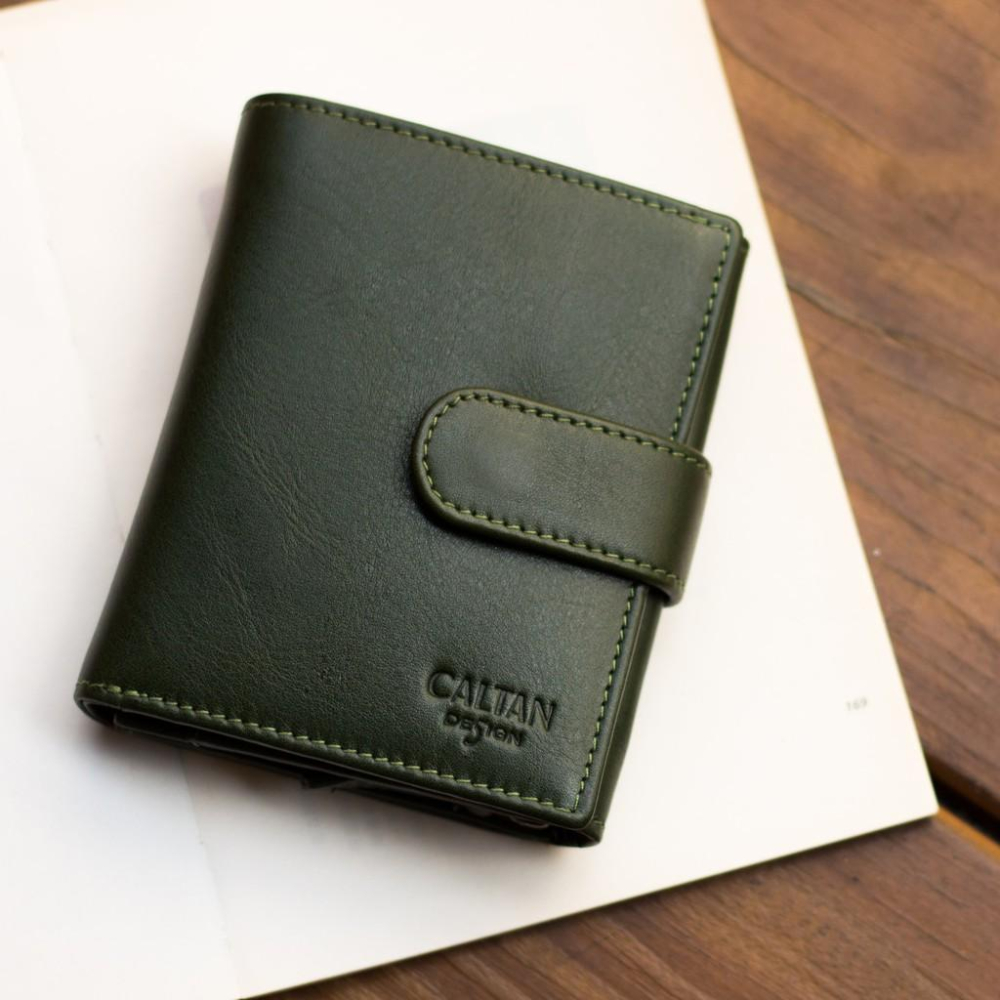 『新品上市』老爺有喜 睛漾真皮兩折多功能收納短夾(071848cd)-綠-細節圖2