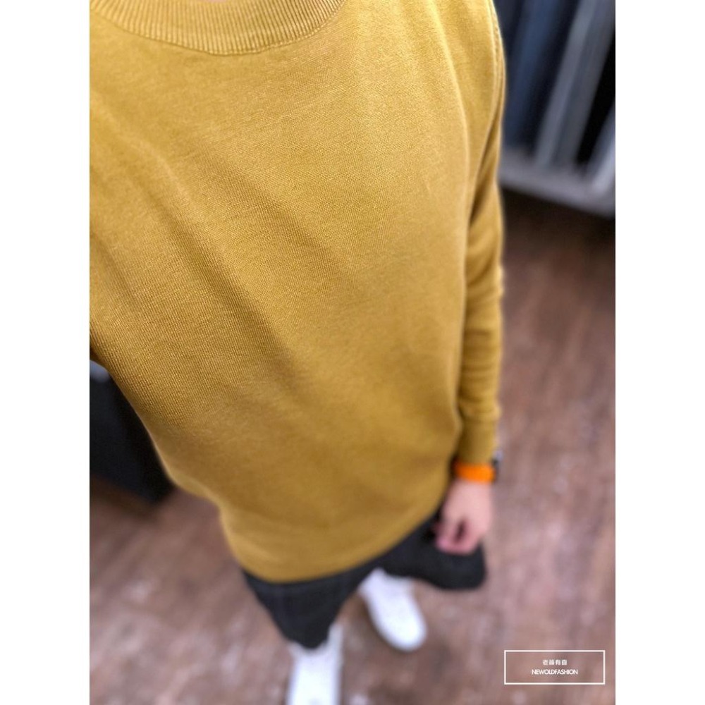 『老爺有喜』重磅圓領簡約素色針織衫-黃(NOF22105551)-細節圖3