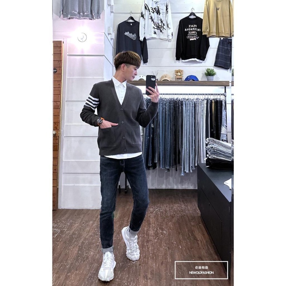 『老爺有喜』重磅四線條開襟針織罩衫-灰(NOF2210C67004)-細節圖7