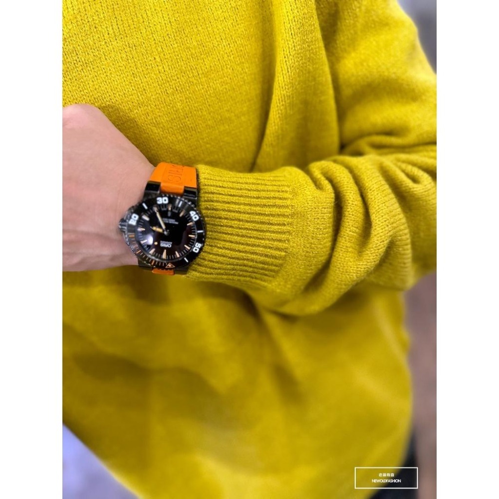 『老爺有喜』重磅圓領毛呢素色針織衫-芥末黃(NOF221067001)-細節圖5