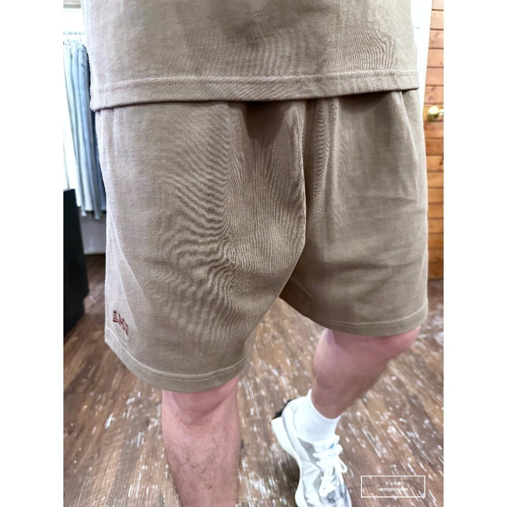 『新品上市』重磅LMG刺繡棉質短褲 抽繩棉褲 鬆緊棉短褲 素面 純棉 棉質 阿美咔嘰 仿舊復古做舊水洗 男生短褲-卡其-細節圖4