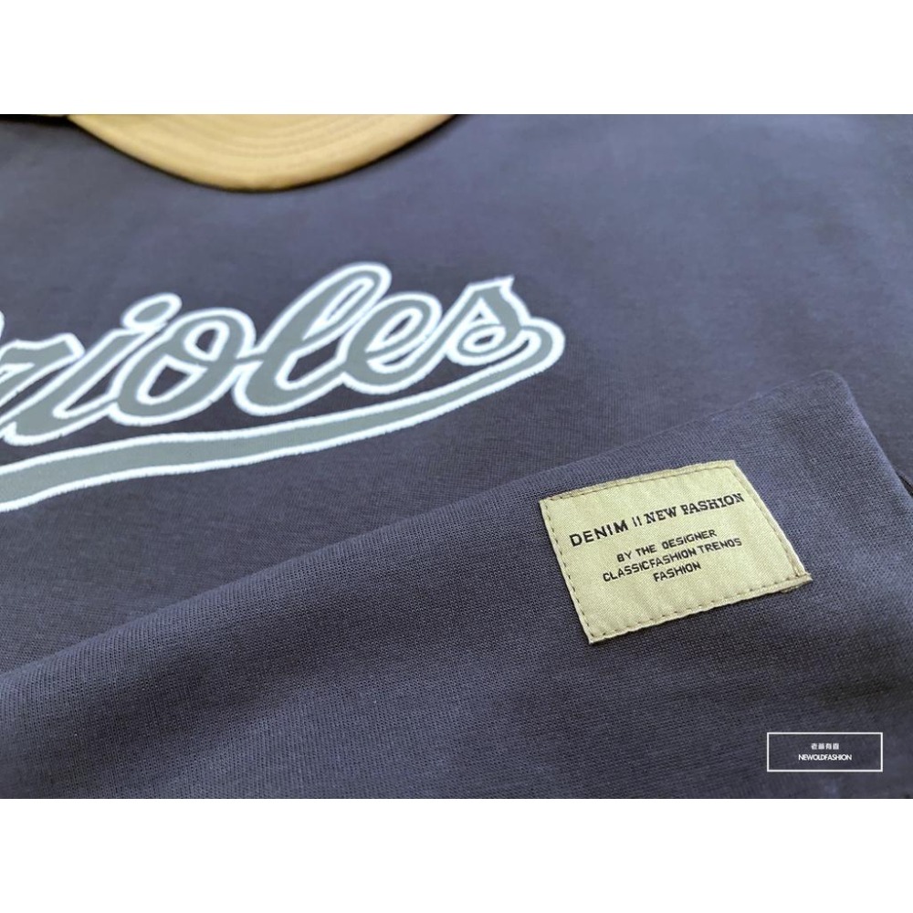 『老爺有喜』重磅orioles刺繡大學T-灰(NOF2209B5518)-細節圖6