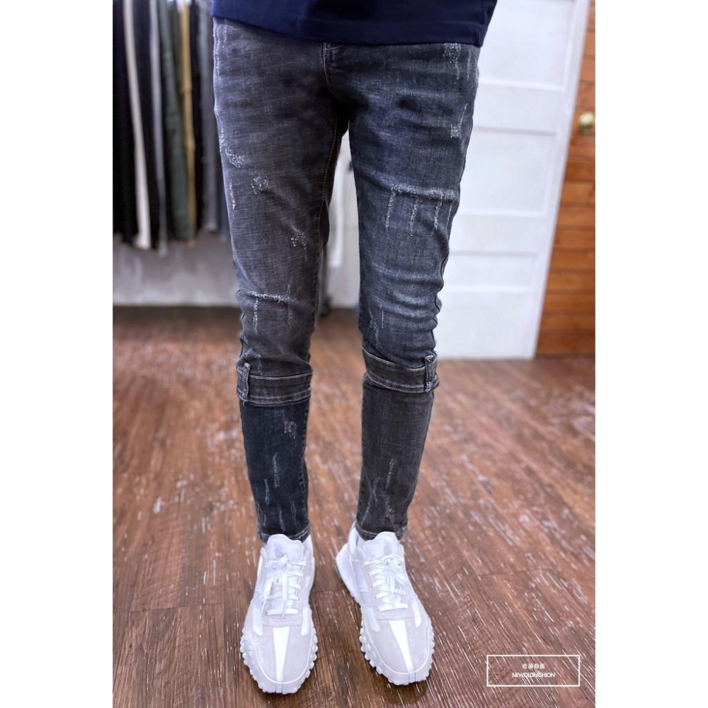 『老爺有喜』重磅雙色拼接貓抓小直筒褲 燻黑 彈性抽鬚 牛仔破褲 顯瘦修身窄管 補丁破壞牛仔褲(NOF22083631)-細節圖5