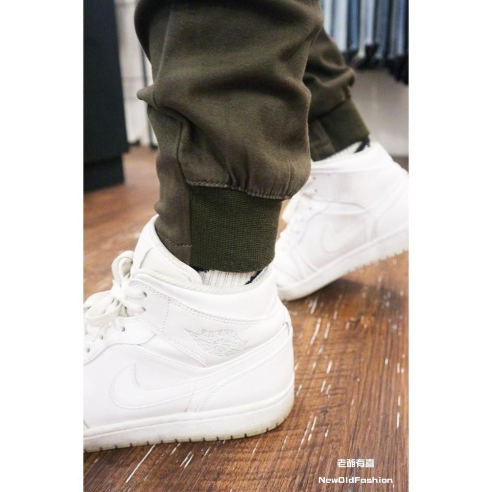 『老爺有喜』重磅不對稱工作口袋縮口褲-軍綠(NOF241188016)-細節圖4