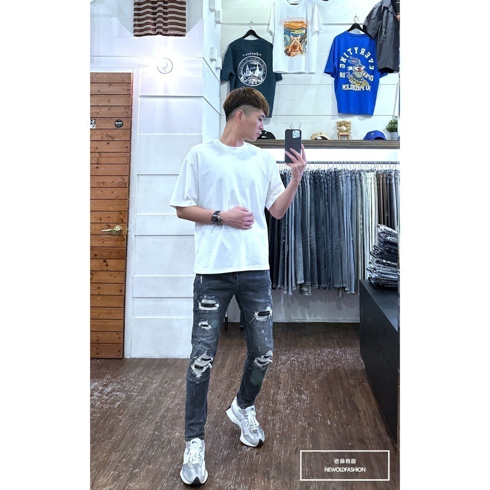 『老爺有喜』重磅五洞皮革機車補丁小直筒(NOF23085022) 彈性抽鬚 深色牛仔破褲 顯瘦修身窄管 補丁破壞牛仔褲-細節圖2