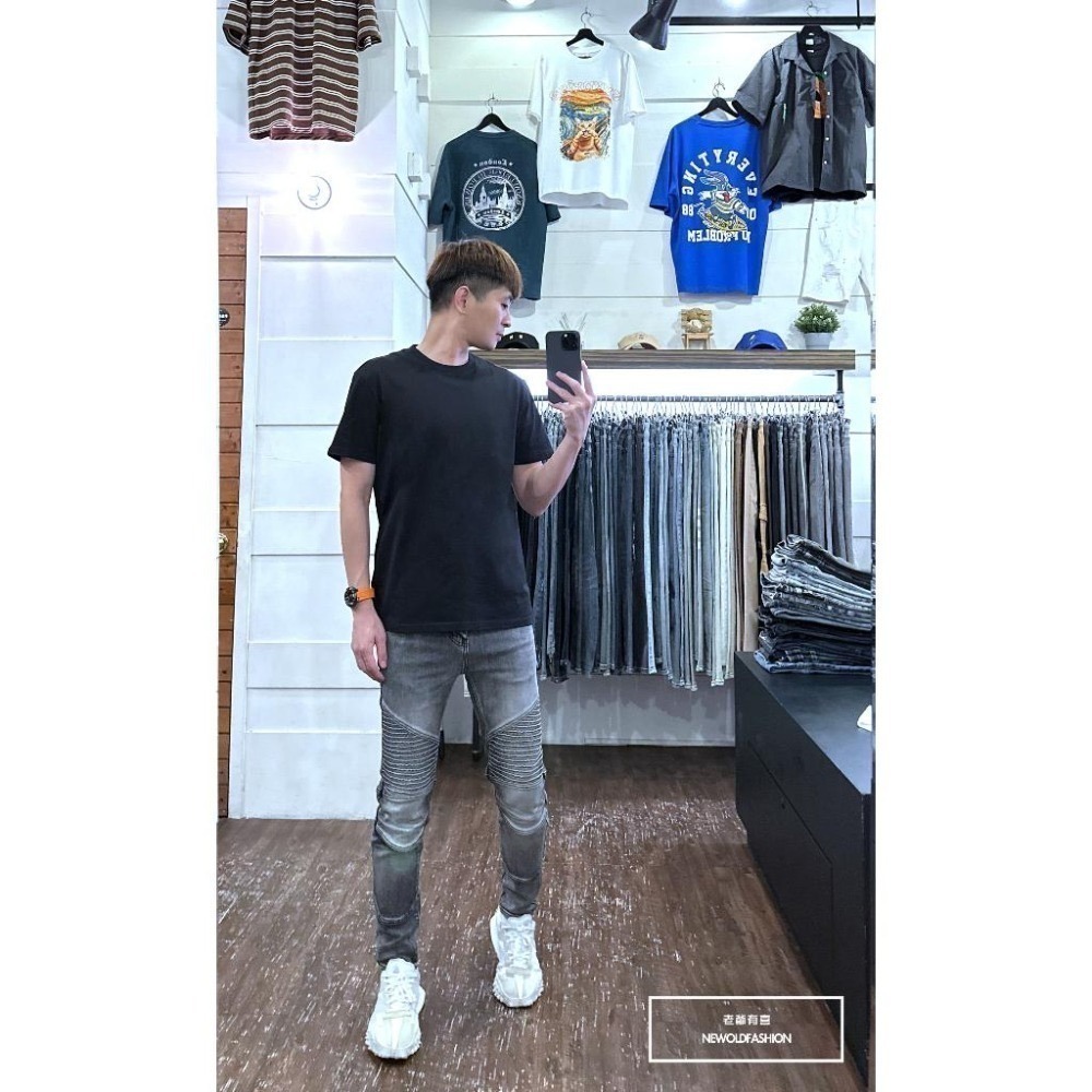 『老爺有喜』重磅煙灰機車補丁小直筒(NOF23085019)水泥灰 牛仔破褲 顯瘦修身窄管 補丁破壞 淺色牛仔褲-細節圖3