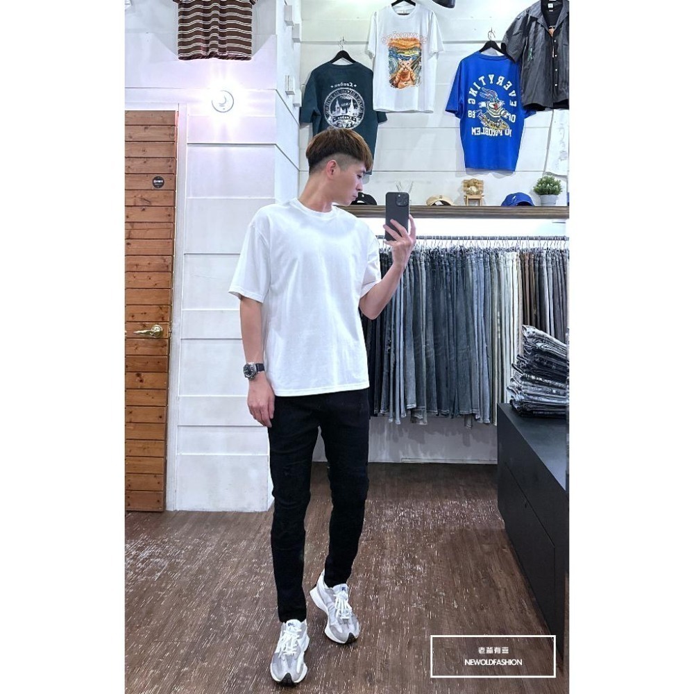 『老爺有喜』重磅闇黑倒三角破壞小直筒(NOF23085101)黑褲 牛仔褲 牛仔破褲 顯瘦修身窄管 補丁破壞 深色牛仔褲-細節圖3